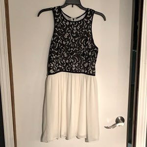 Socialite Flowy & Lacey Dress